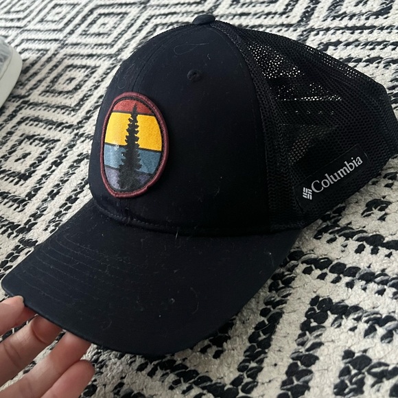 Columbia hat - Picture 2 of 4